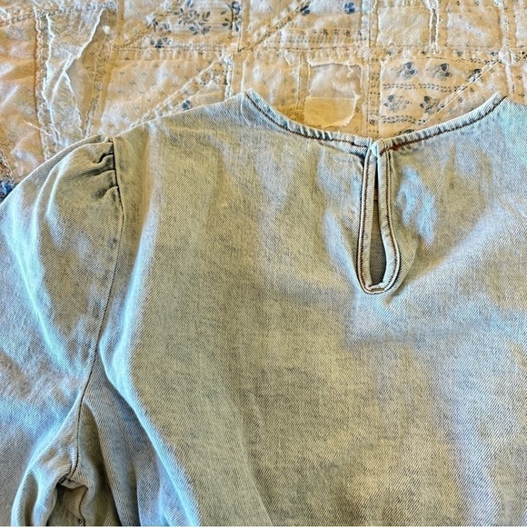 NWT WeWoreWhat cropped ruffle peasant sleeve blouse acid wash denim women’s XS - Picture 5 of 10